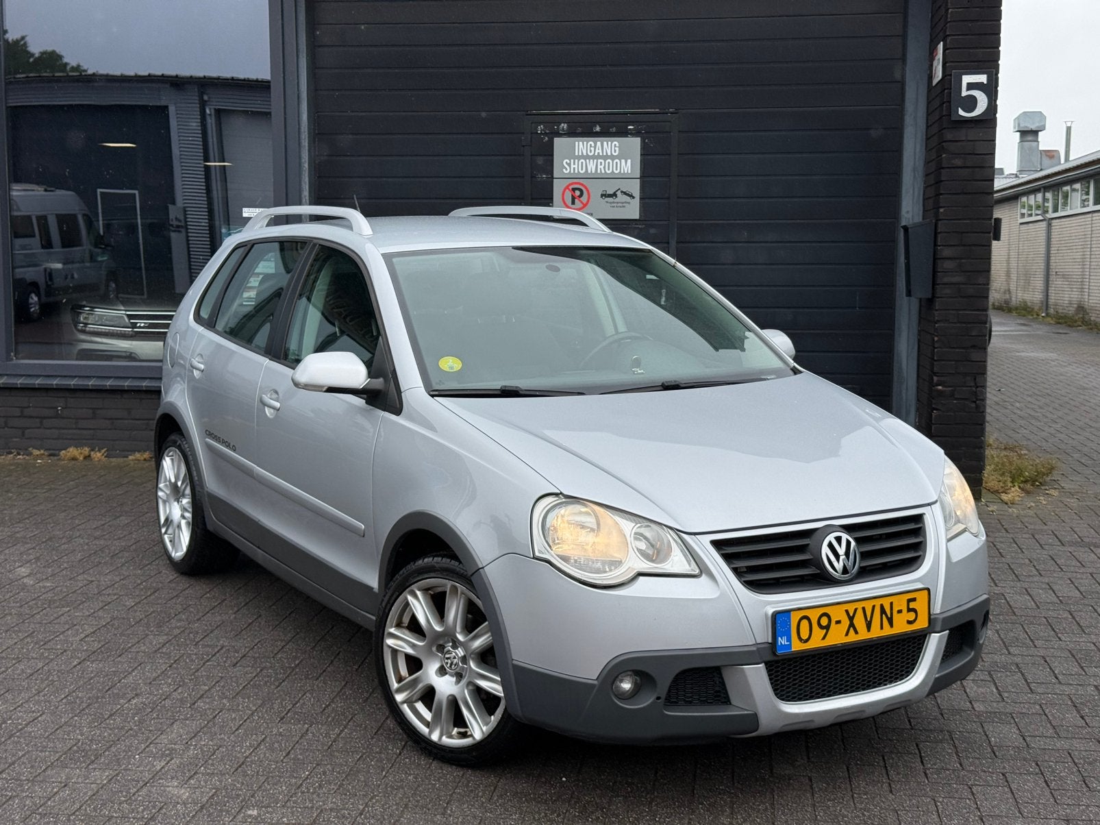 Volkswagen Polo Cross 1.4 16V – 2008 – Airco – Stoelverw, Voorwielaandrijving, 40 €/maand, Handgeschakeld, Grijs
