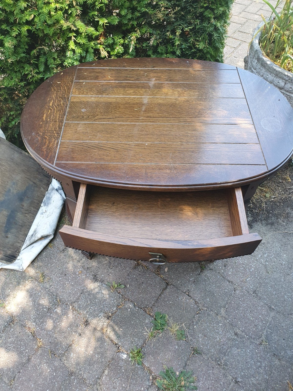 Antieke ronde salontafel met lade - Eikenhout, Huis en Inrichting, Tafels | Salontafels, 50 – 75, Gebruikt, 50 tot 100 cm, Klassiek, Antiek