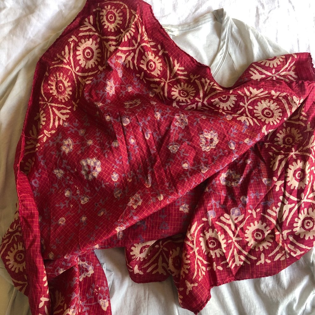 vintage zijden sjaal roserood/lavendel floral India, Maat 38/40 (M), Verzenden, Onbekend, Sjaal