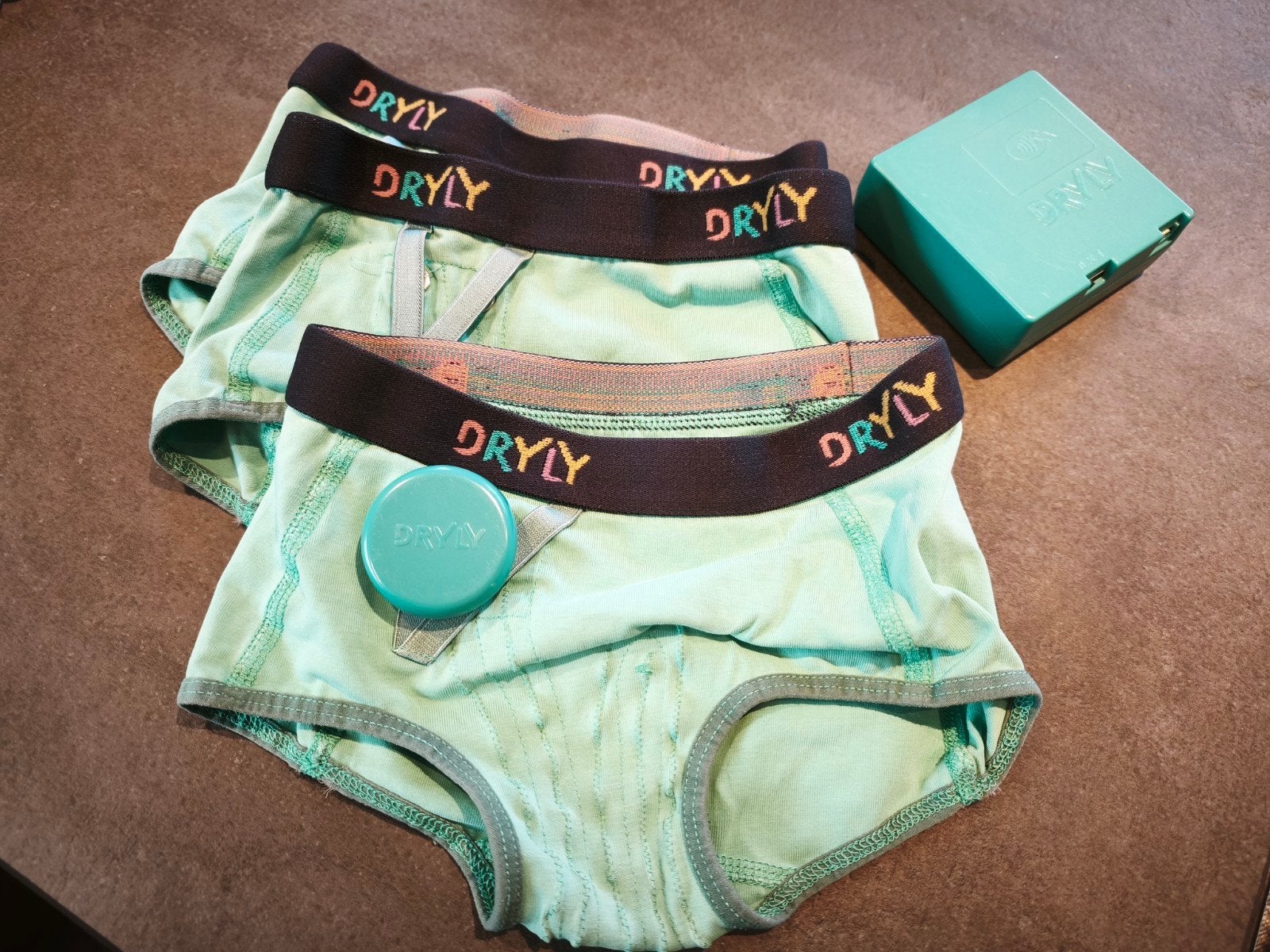 Dryly plaswekker incl 3 onderbroekje Maat 122/128, Nacht- of Onderkleding, Gebruikt, Dryly, Jongen of Meisje