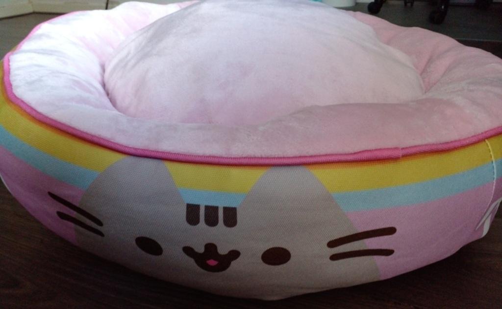 HONDENMAND Pusheen / Mand / Bed / Hondenbed 70x70cm. NIEUW, Ophalen of Verzenden, Nieuw, Pluche