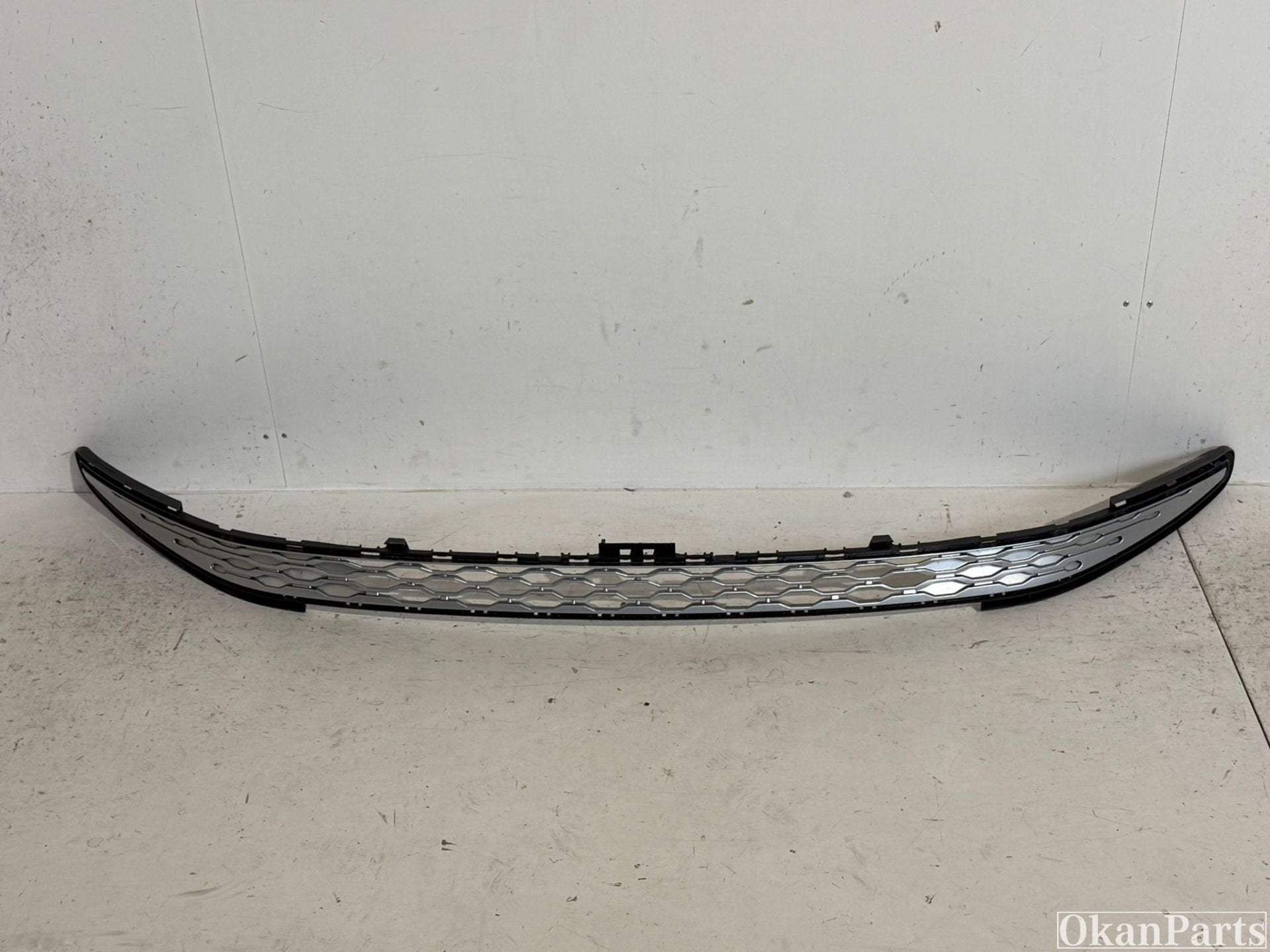 Volkswagen Multivan T7 boven Grille 7T0853678B
