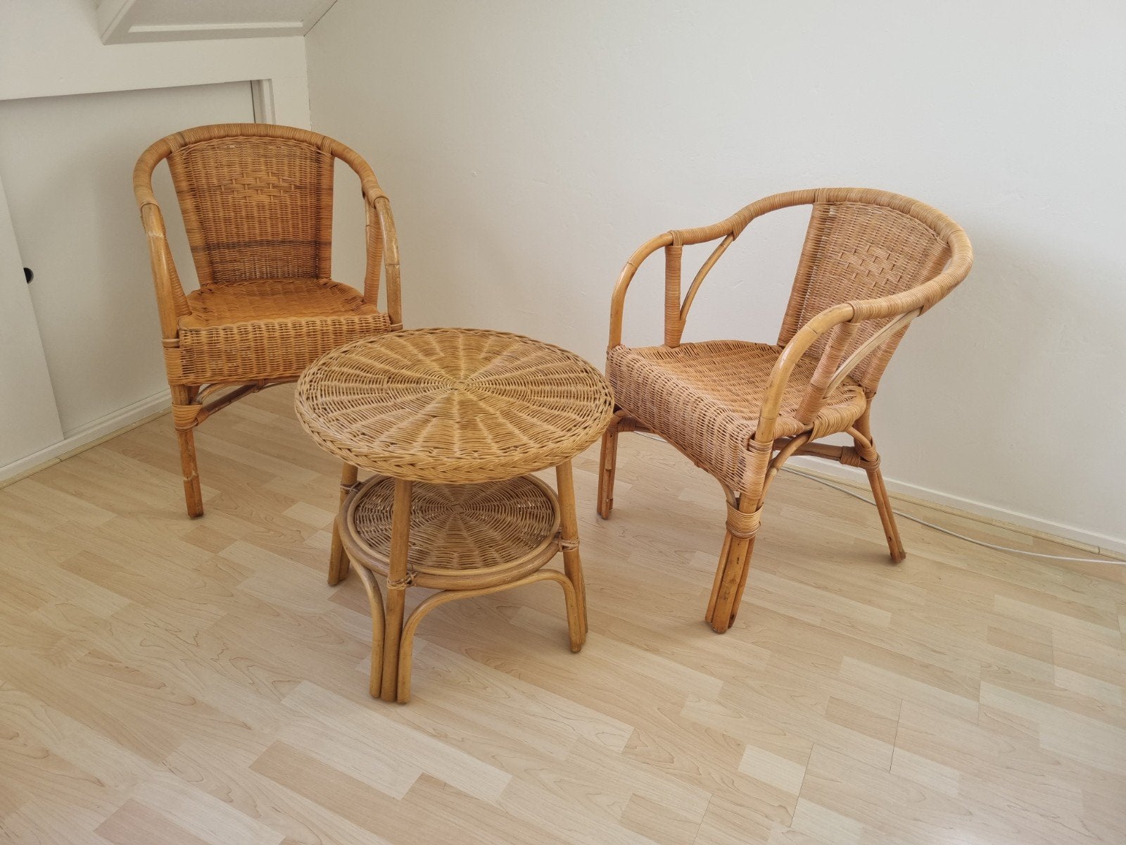 Rotan zitje met twee stoelen en een tafeltje, Ophalen, Gebruikt, Twee, Bruin