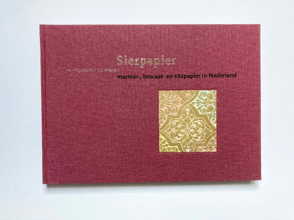 Sierpapier : marmer-, brocaat- en sitspapier in Nederland, Boeken, Ophalen of Verzenden, Gelezen, J.F. Heijbroek