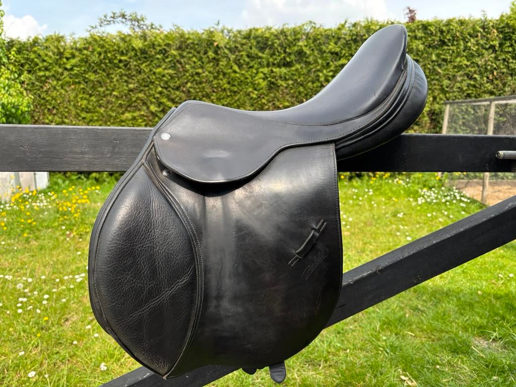Zaldi springzadel 17 inch, Ophalen, Gebruikt, Springen