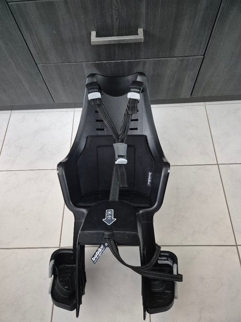 Mooie Bobike Achterzitje Compleet met Adapter, Ophalen, Achterzitje, Voetsteuntjes, Zo goed als nieuw