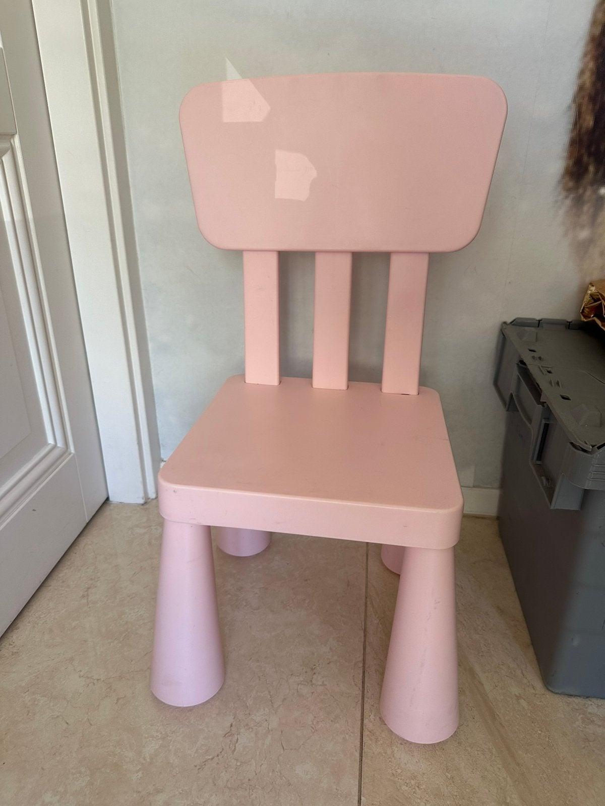 Ikea stoeltje licht roze mammut, Kinderen en Baby's, Kinderkamer | Tafels en Stoelen, Ophalen, Zo goed als nieuw, Stoel(en)