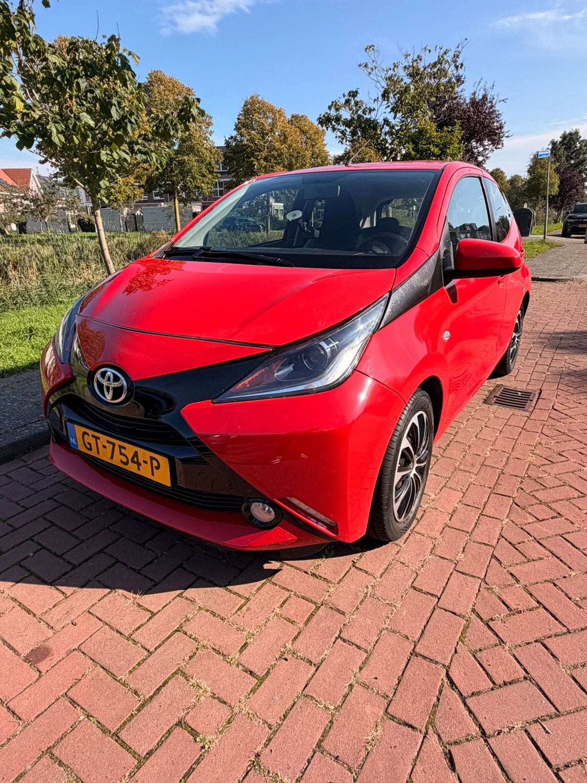Toyota Aygo 1.0 12V Vvt-i Ddrs 2015 Rood