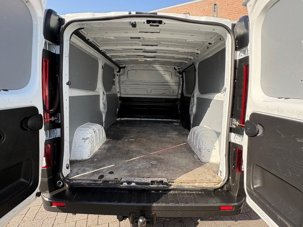 Renault Trafic 2.0dCi 120PK Lang / Trekhaak / Cruisecontrol, Voorwielaandrijving, Stof, Gebruikt, 4 cilinders