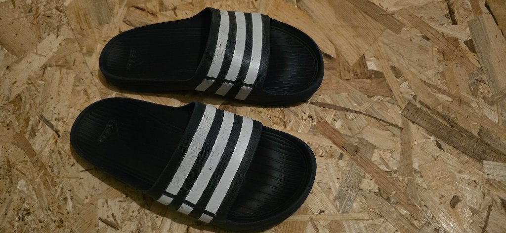 Adidas Adilette Slippers Donkerblauw Maat 42, Ophalen, Zo goed als nieuw, Blauw