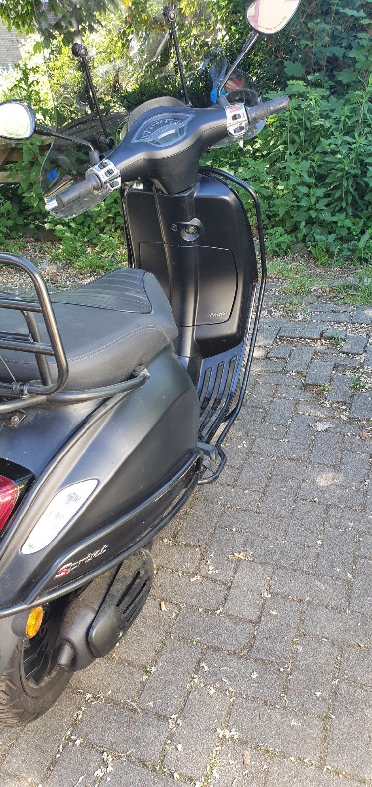Matzwarte Vespa Sprint  Notte, Fietsen en Brommers, Scooters | Vespa, Gebruikt, Vespa S, Maximaal 45 km/u, Benzine, Ophalen