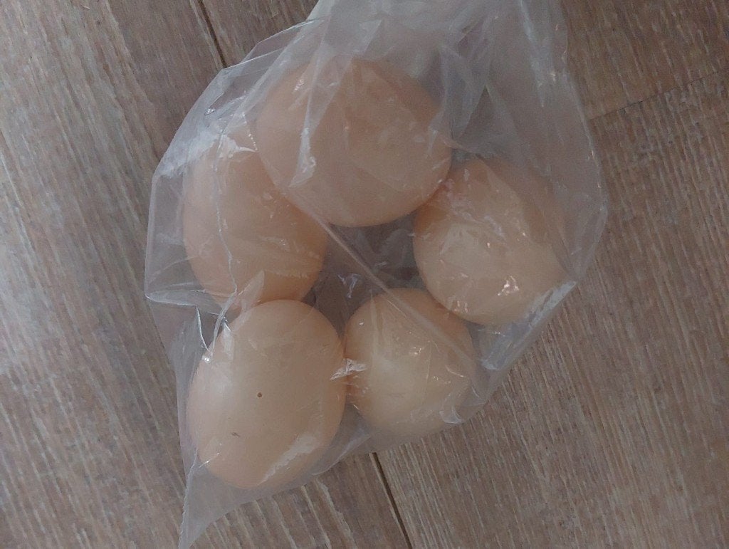 nep kippen eieren bruin van plastic, Ophalen of Verzenden, Nieuw, Overige typen