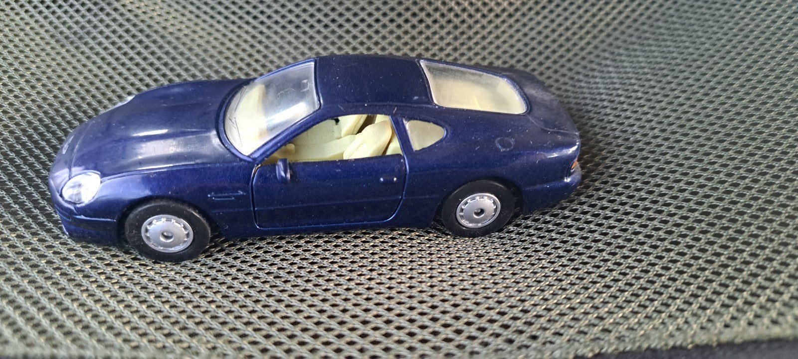 Maisto Aston Martin DB7 Schaal 1:40, Ophalen of Verzenden, Gebruikt, Auto, Dinky Toys
