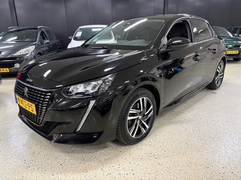 Peugeot 208 1.2 Allure 5 Drs Navigatie PDC Apple Android  EC, Auto's, Voorwielaandrijving, 101 pk, Gebruikt, Met garantie (alle)