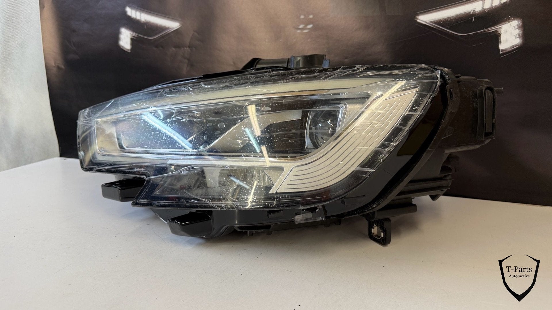koplamp links Audi A3 S3 Lift Full LED 8V0941033C, Gebruikt, AUDI AG, Auto-Union-Strasse 1
85045  Ingolstadt, DE, Kundenbetreuung@audi.de