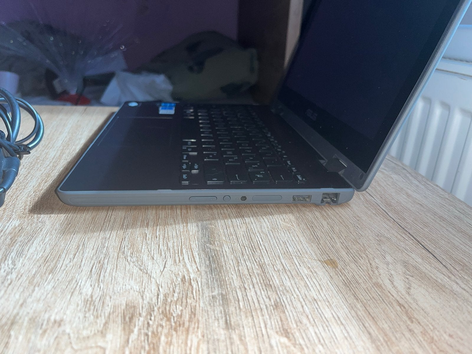 Foto 4 van ASUS 11.6 inch laptop - Compact en veelzijdig