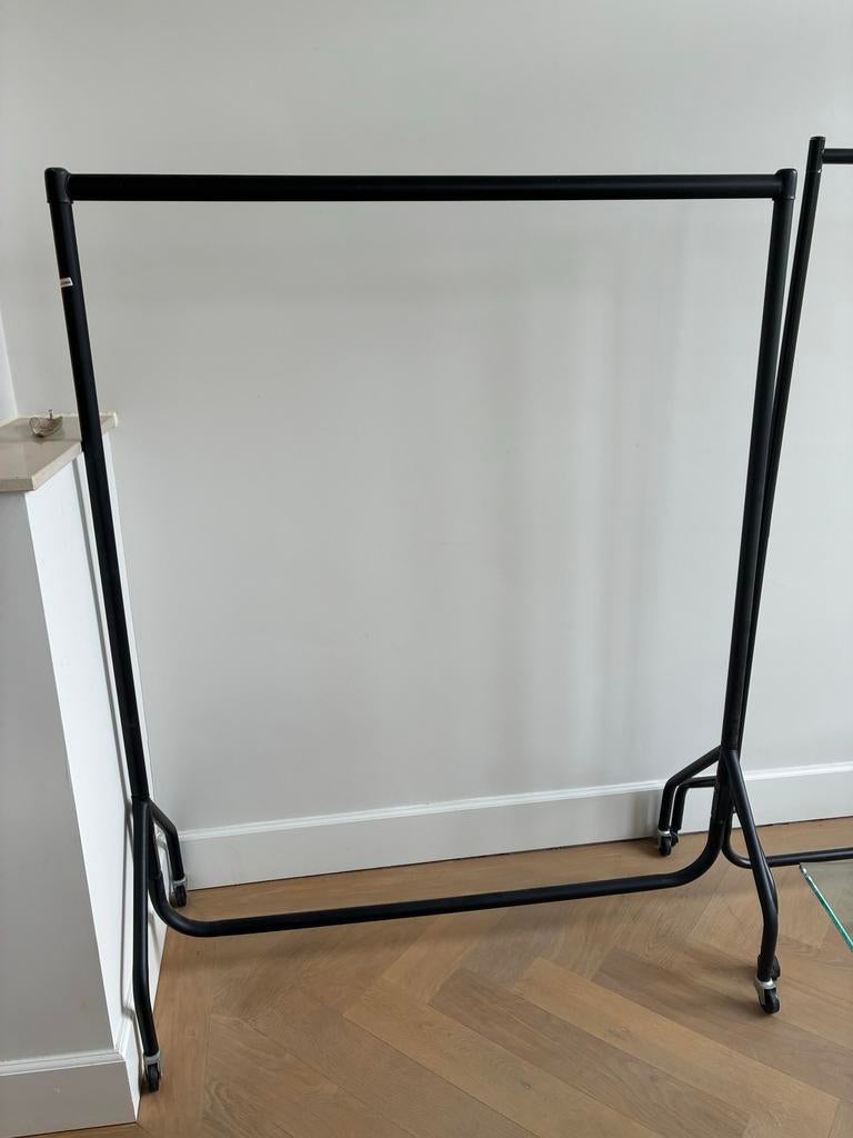 Kledingrek Zwart - H154xL122xD50cm, Eenvoudige Montage, Kleding | Dames, Kledingrekken, Ophalen, Met wielen, Gebruikt