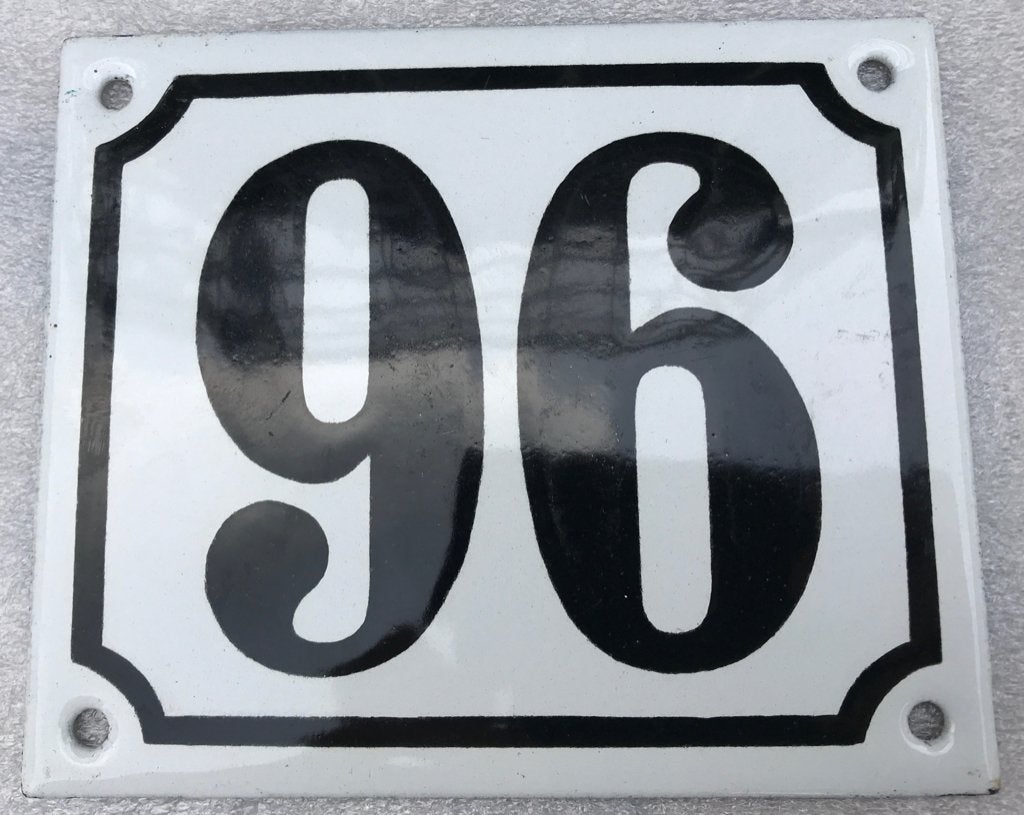 mooi zwart-wit emaille huisnummer ; 96., Ophalen of Verzenden