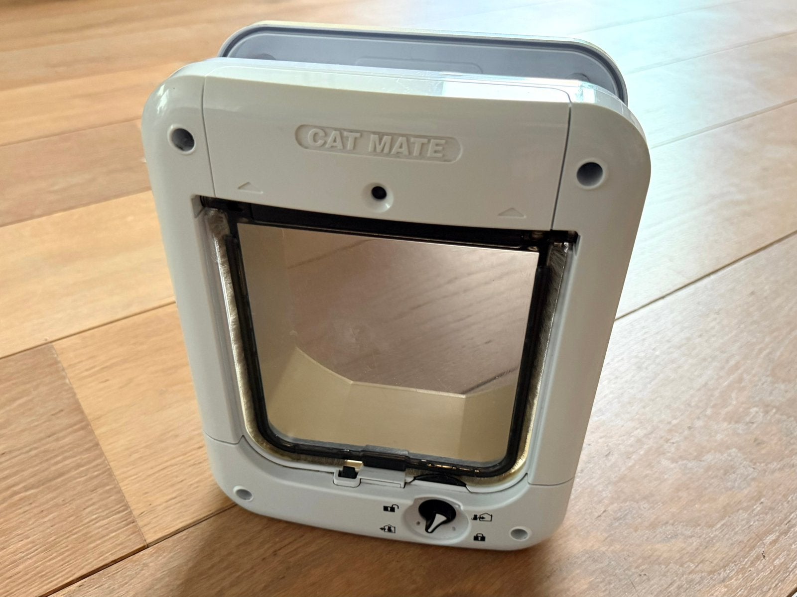 Cat Mate 360W microchip kattenluik – 4-standenslot – wit, Dieren en Toebehoren, Ophalen of Verzenden, Gebruikt
