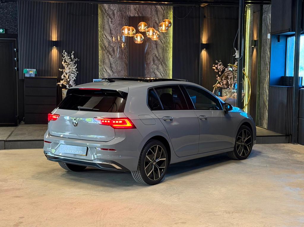 Volkswagen GOLF 1.5 eTSI R-Line|50 Edition|PANO|FULL OPTIONS, Auto's, 4 cilinders, 150 pk, Bedrijf, 1500 kg