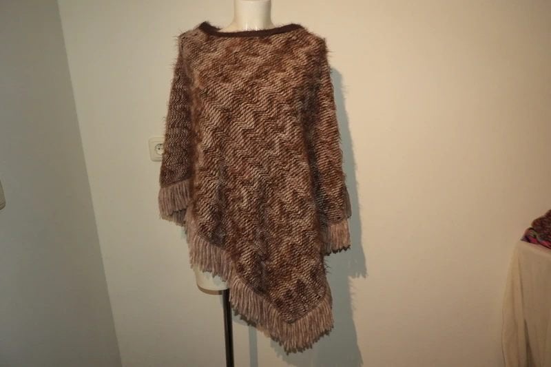 Missoni eertelijns poncho deels wol mooi motief franje one s