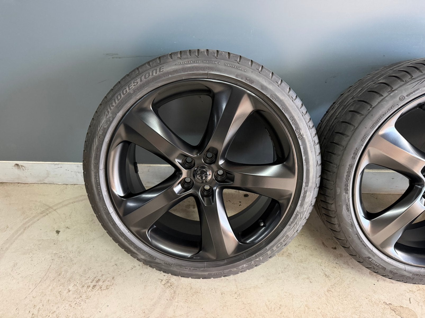 Opel Astra J K 19 inch Turbo velgen 5x105 235/40/19 zomerset, 19 inch, Banden en Velgen, Ophalen of Verzenden, 235 mm
