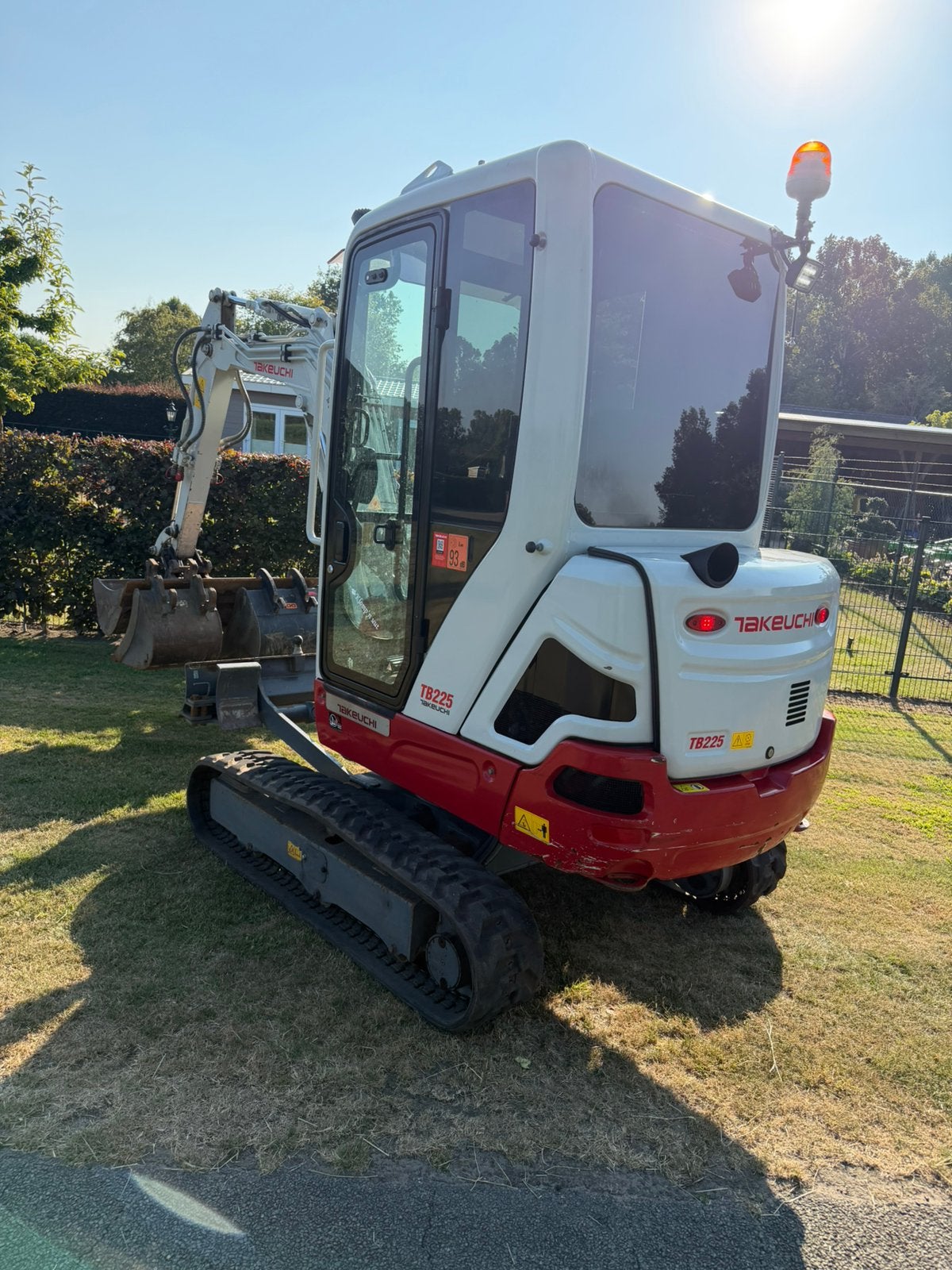 Super mooie takeuchi tb225 minigraver minikraan graafmachine, Zakelijke goederen, Machines en Bouw | Kranen en Graafmachines, Ophalen