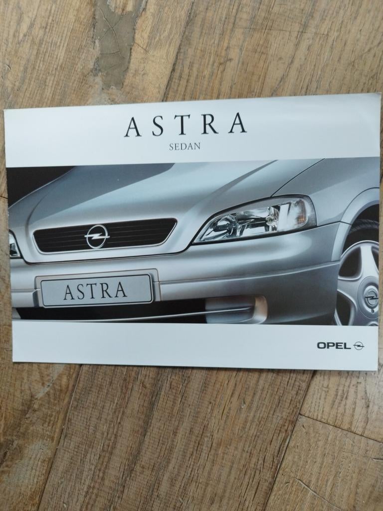 Opel Astra Sedan brochure 1998 (Nederlands), Opel, Zo goed als nieuw, Opel, Ophalen of Verzenden