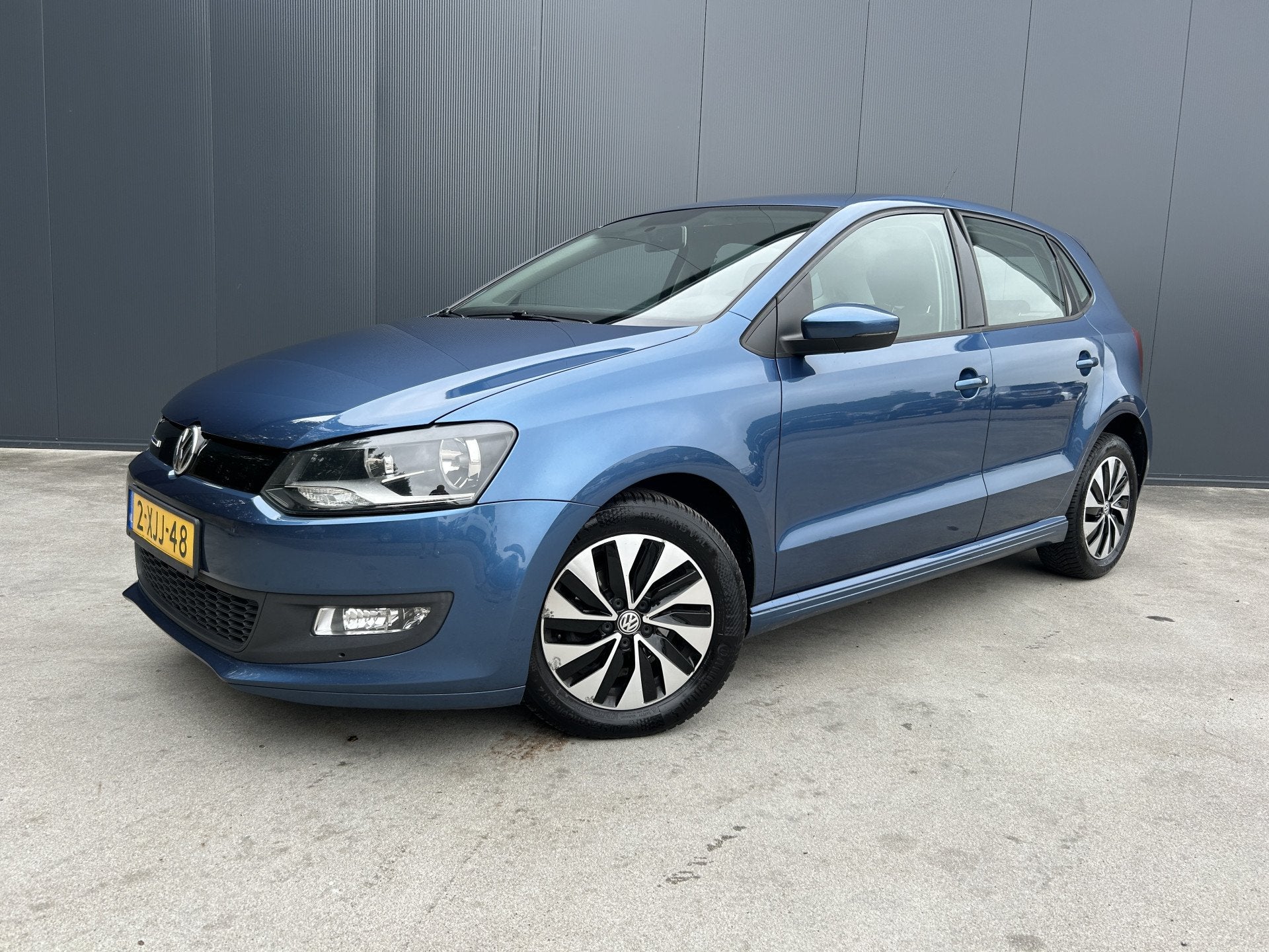 Volkswagen Polo 1.4 TDI BlueMotion NAVI CRUISE AIRCO LMV, Auto's, Volkswagen, Gebruikt, Euro 6, 580 kg, Blauw