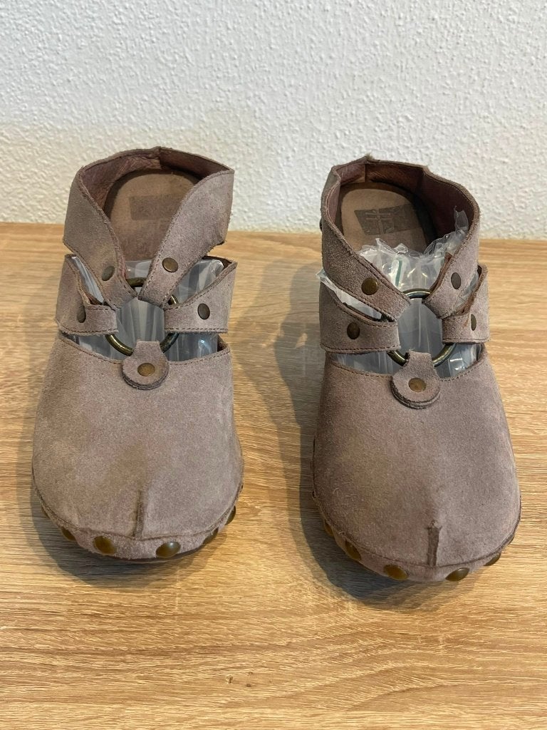 VIA VAI suède clogs maat 39 – taupe Boho blokhak, oud model, Via Vai, Bruin, Instappers, Zo goed als nieuw