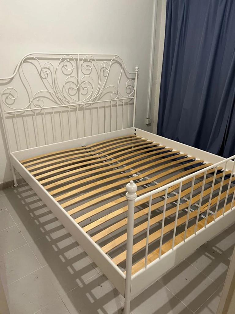 Bed gratis, Huis en Inrichting, Slaapkamer | Bedden, Ophalen, Tweepersoons, 140 cm, Zo goed als nieuw