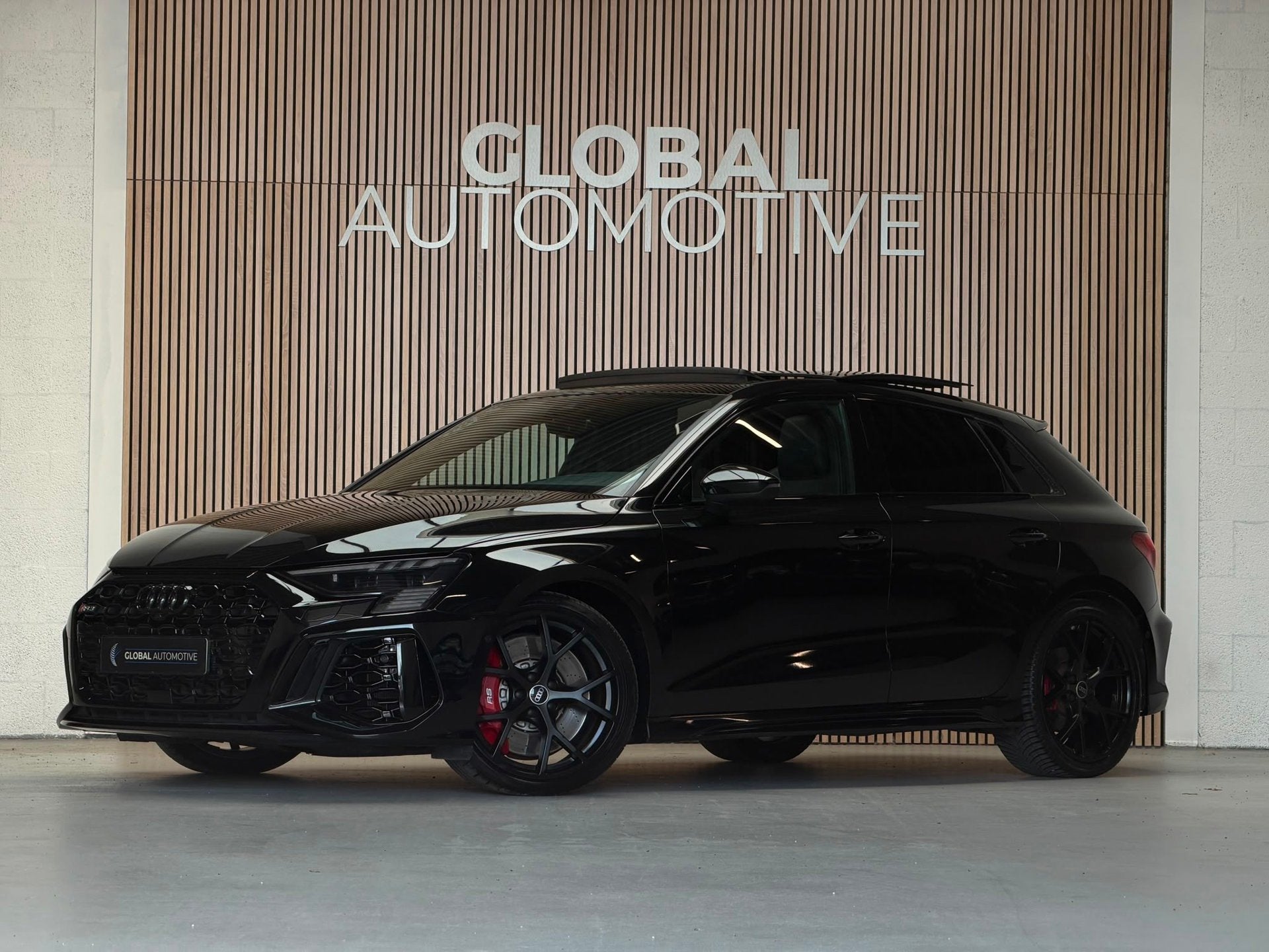 Audi A3 Sportback 2.5 TFSI RS 3 quattro - PANO - B&O - HEAD, Auto's, Audi, Automaat, Gebruikt, Zwart, RS3