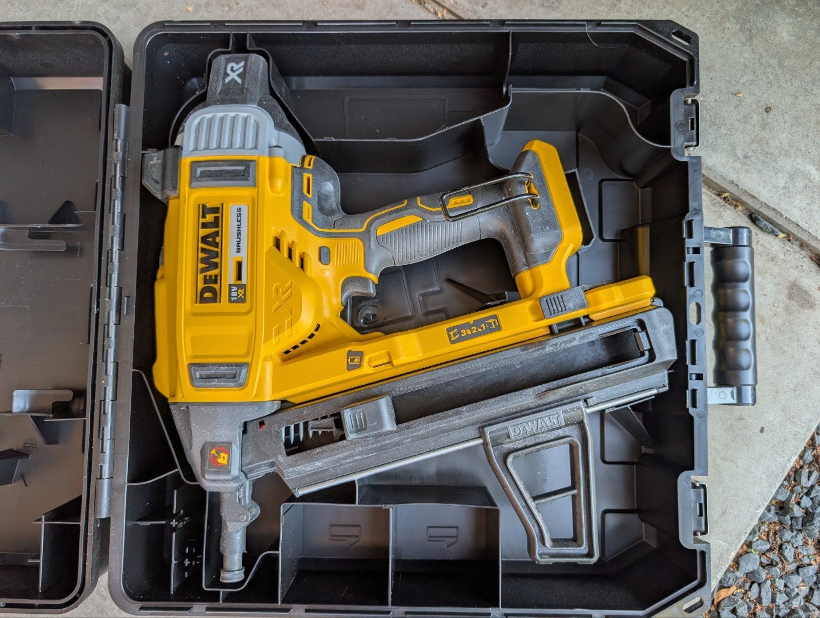 DeWalt DCN890P2-QW 18V XR Beton tacker, Doe-het-zelf en Verbouw, Ophalen of Verzenden, Zo goed als nieuw