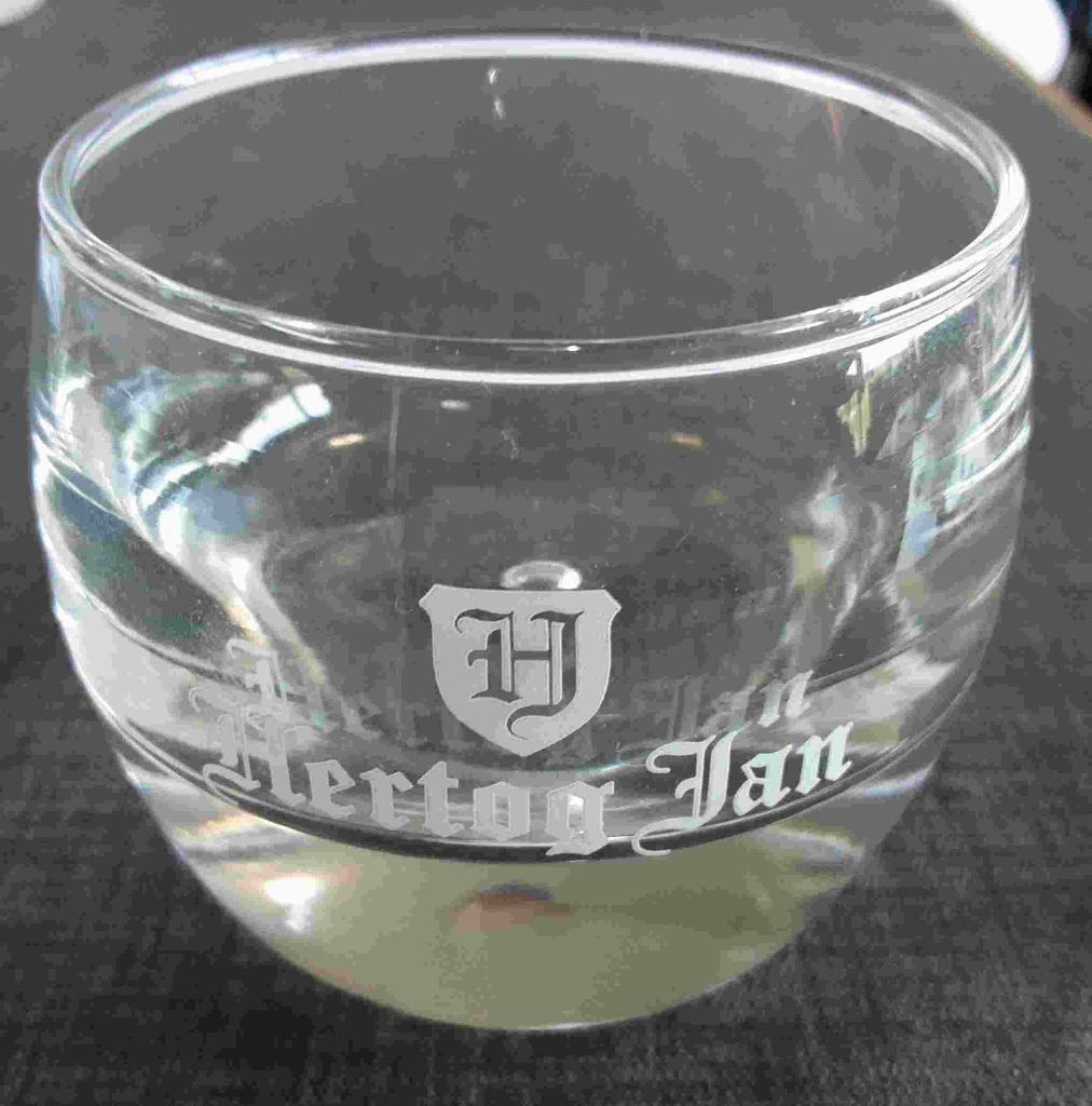 HERTOG JAN glaasje 5,5 cm hoog, Verzamelen, Glas en Borrelglaasjes, Ophalen of Verzenden, Zo goed als nieuw, Overige typen