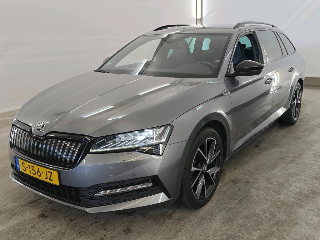 Skoda Superb Combi 1.4 TSI iV Sportline Business, Auto's, Skoda, Gebruikt, 4 cilinders, Alcantara, 1668 kg
