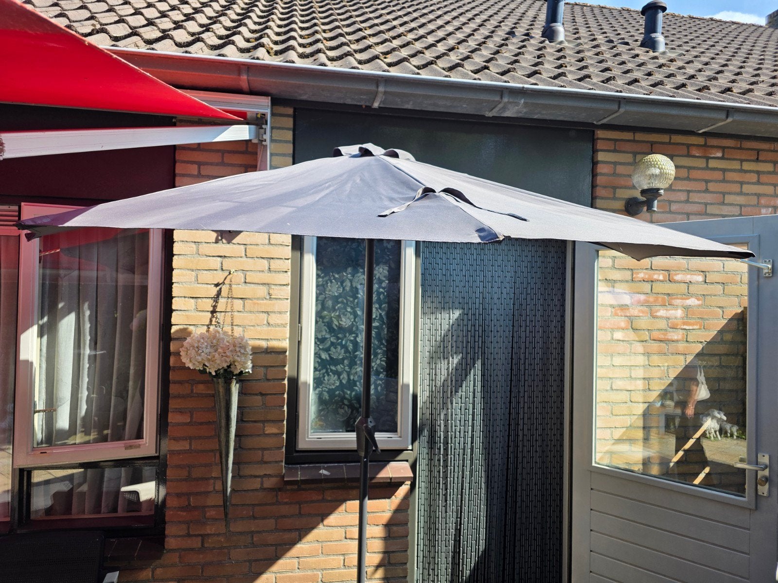 Halve balkon muurparasol 270x135 cm - Zo goed als nieuw, Tuin en Terras, Parasols, Ophalen, Zo goed als nieuw, Muurparasol