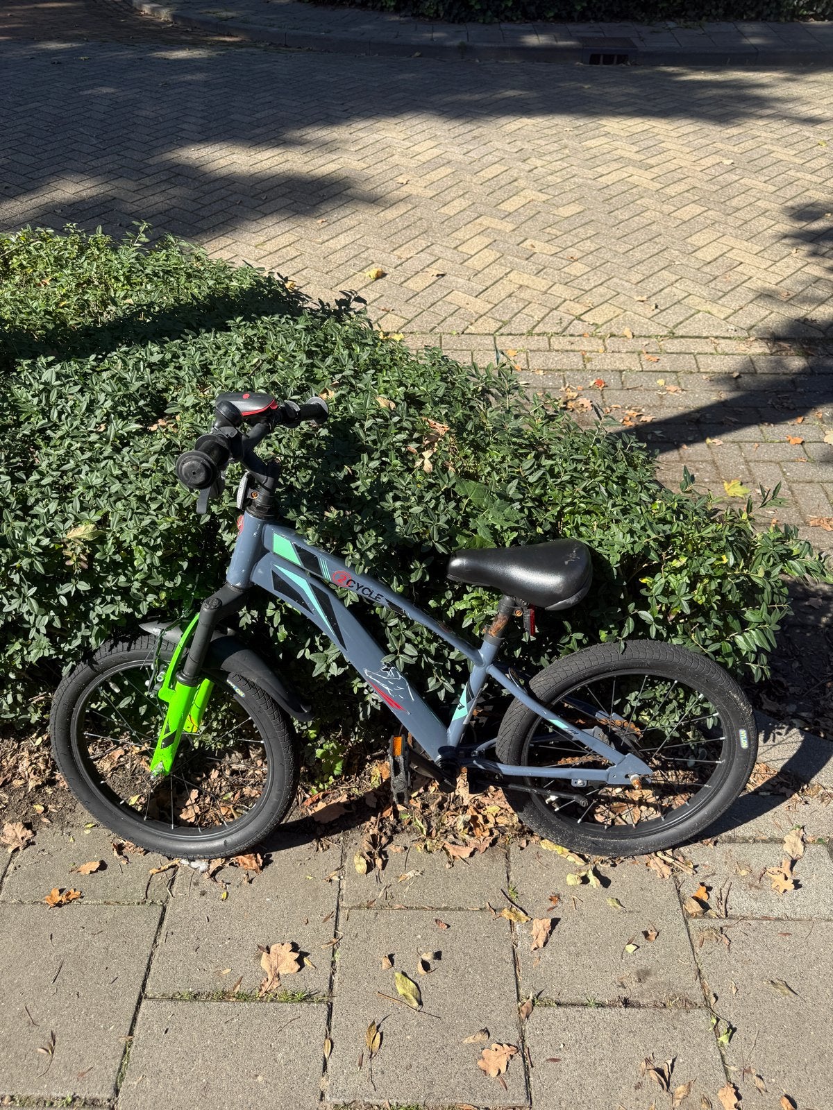 2Cycle kinderfiets 18 inch - Zo goed als nieuw, Ophalen, Zo goed als nieuw, Terugtraprem, 16 tot 20 inch