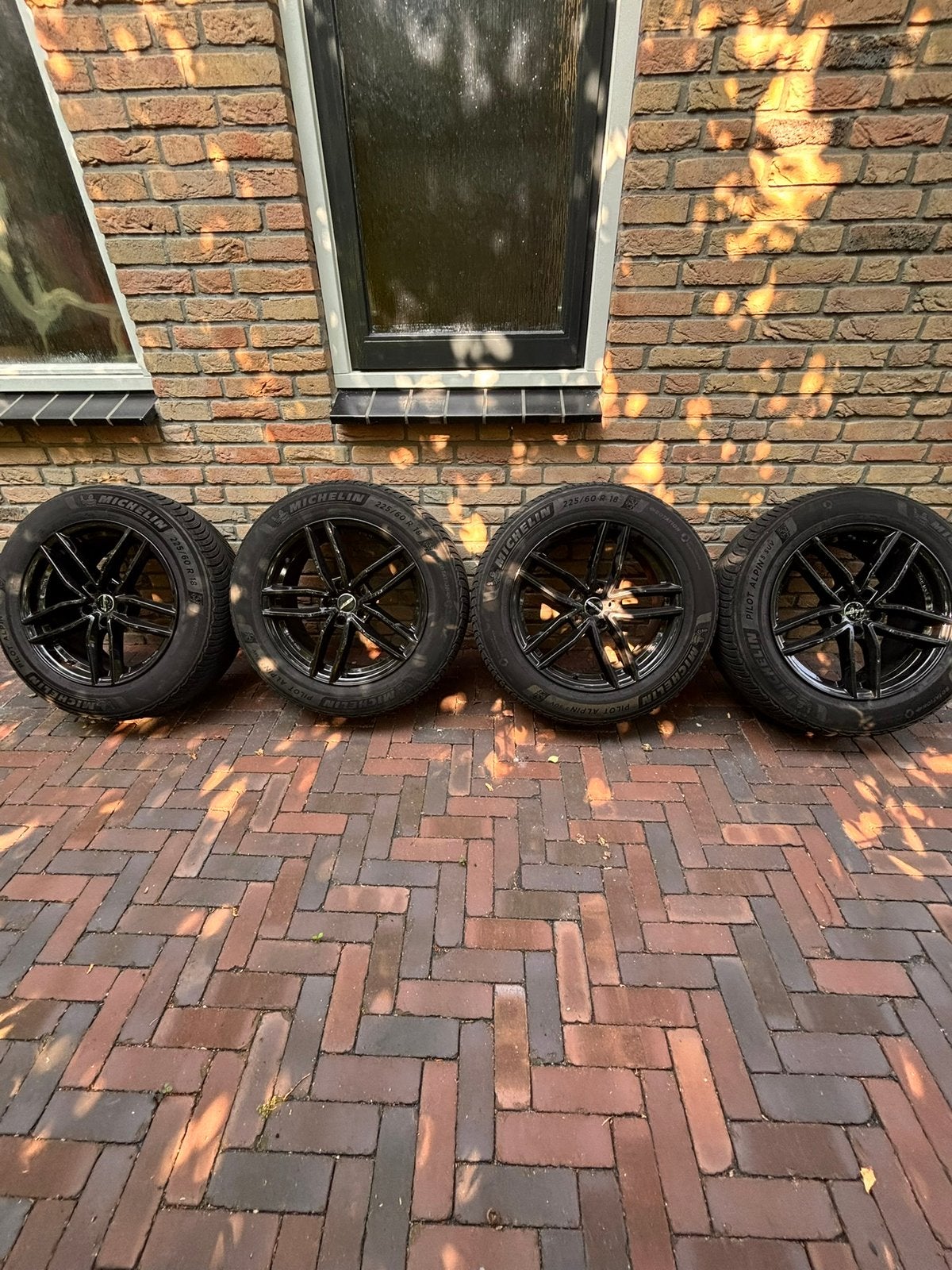 BMW Dezent Velgen 18 inch met winterbanden, Ophalen, 18 inch, Velg(en), Winterbanden