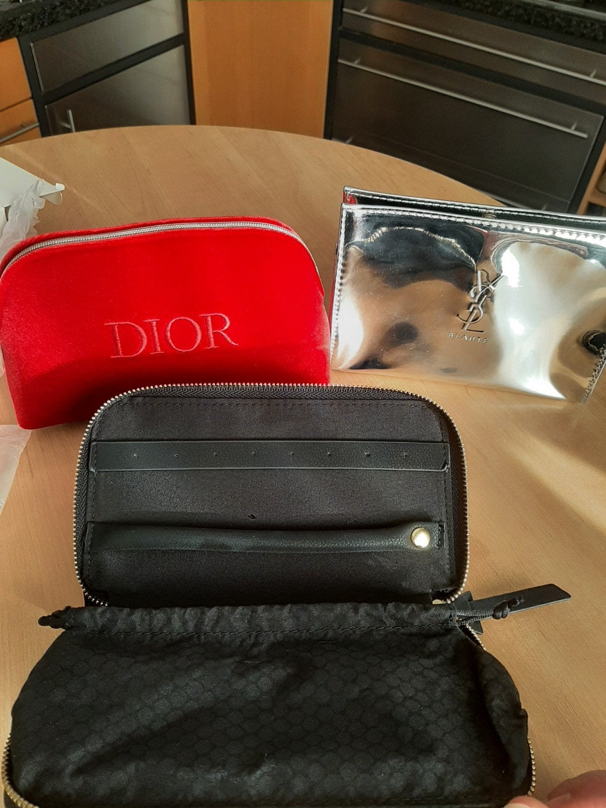 Dior, YSL make-up tasjes & Shiseido sieradentasje (nieuw), Sieraden, Tassen en Uiterlijk, Beautycases, Ophalen