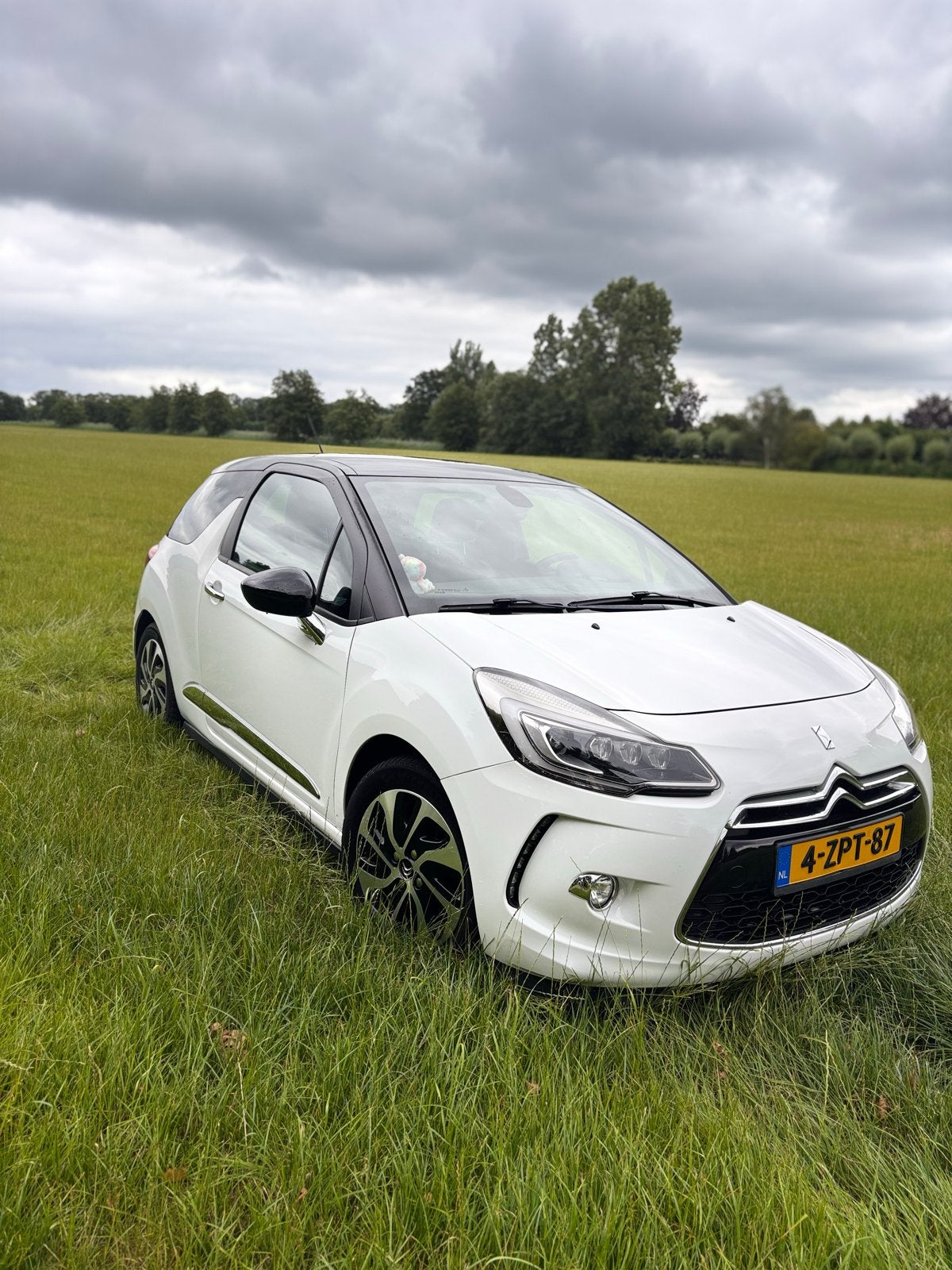 Citroën DS3 1.6 Diesel ruilen voor Toyota Yaris Benzine, Voorwielaandrijving, Stof, 4 cilinders, Wit