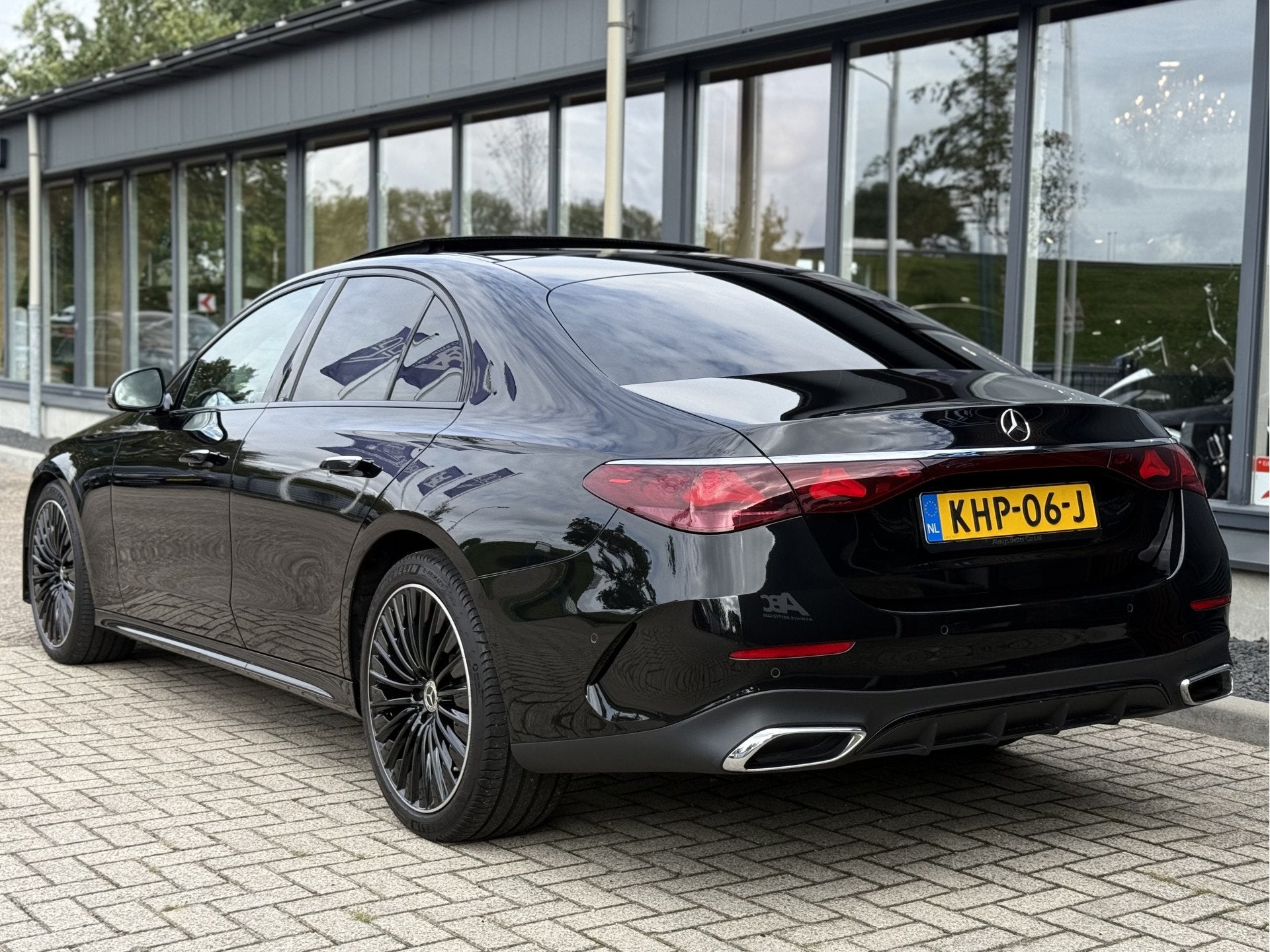 Mercedes-Benz E-Klasse 220 d AMG Line Pano 360 Passagierssch, Dealer onderhouden, Achterwielaandrijving, Gebruikt, 4 cilinders