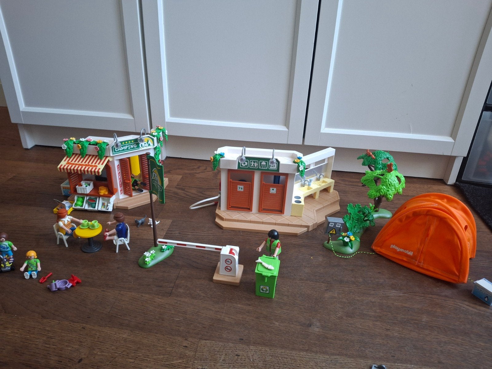 Playmobil Camping Set met Tent, Winkel en Sanitair, Ophalen of Verzenden, Zo goed als nieuw, Jongen of Meisje