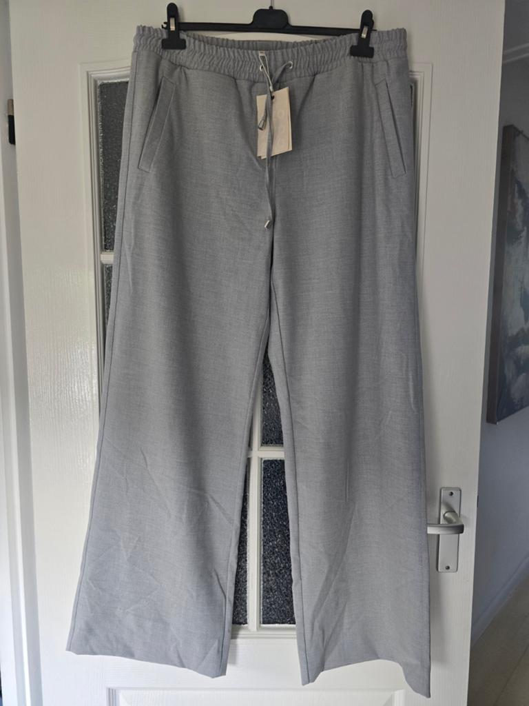 Nieuwe broek zizo maicazz grijs 42, Kleding | Dames, Broeken en Pantalons, Maat 42/44 (L), Nieuw, Ophalen of Verzenden, Grijs