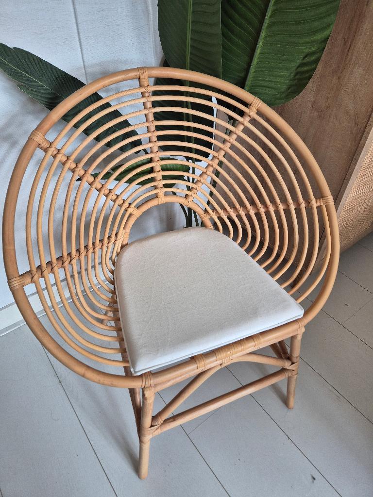 Rotan stoel met kussentje, Huis en Inrichting, Stoelen, Ophalen, Bruin, Riet of Rotan, Zo goed als nieuw