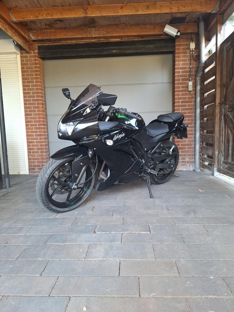 Kawasaki Ninja 250R, 250 cc, 2 cilinders, Sportuitlaat, Gebruikt