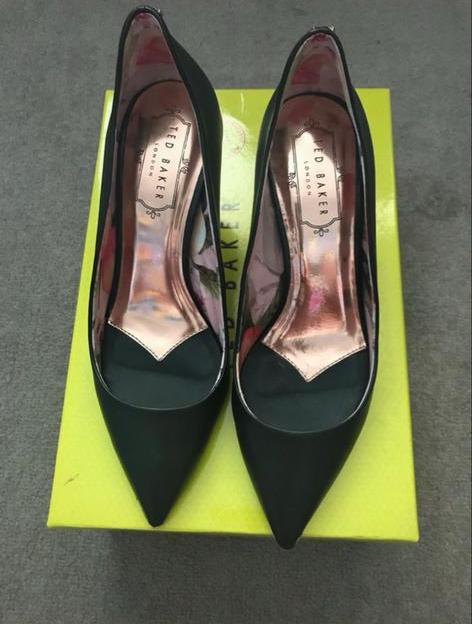 Ted Baker Pumps Maat 36 Zwart - Zo goed als nieuw, Kleding | Dames, Pumps, Zwart, Ophalen of Verzenden, Zo goed als nieuw