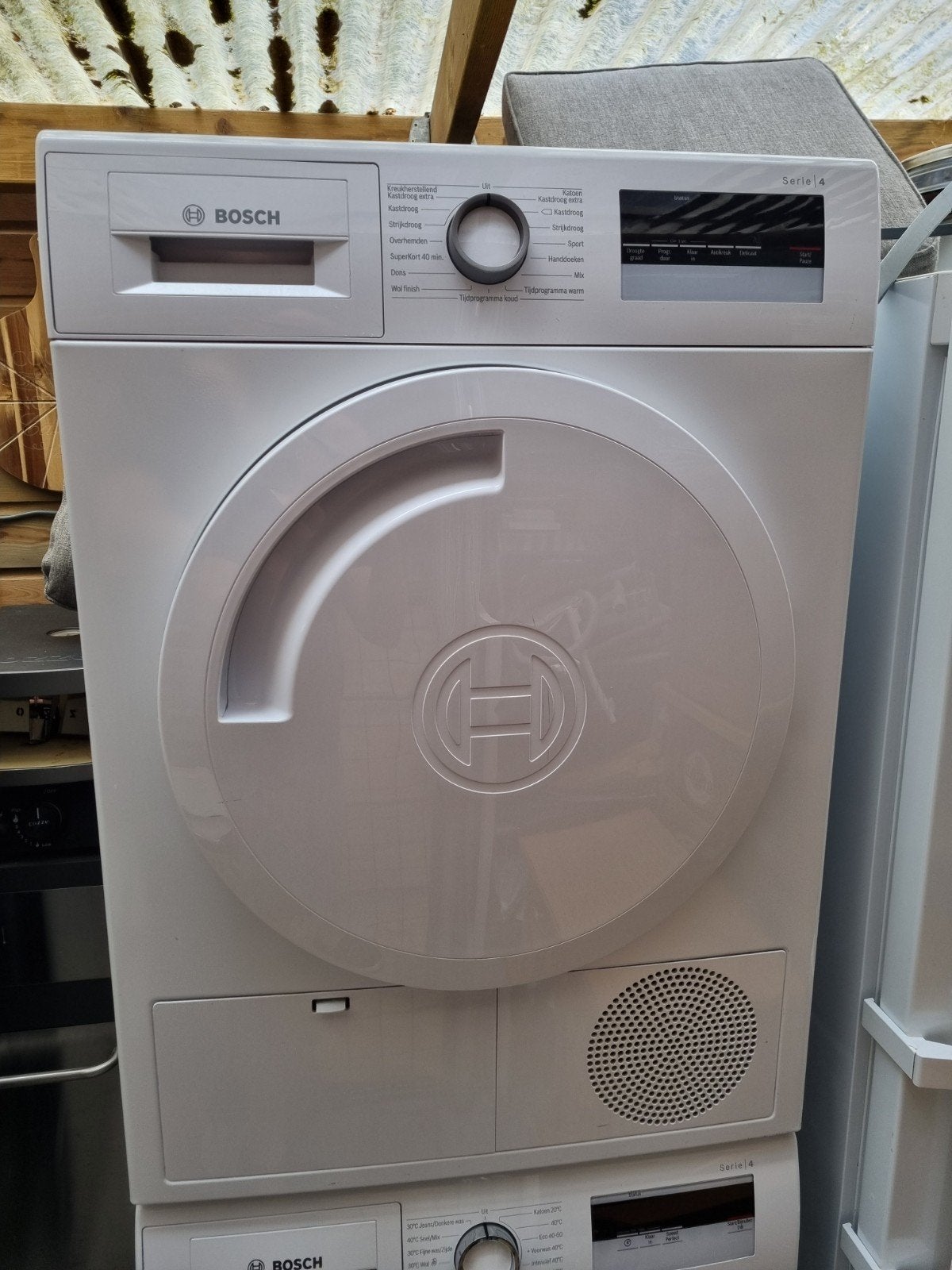 Jonge BOSCH serie 4 warmtepompdroger, Ophalen, Zo goed als nieuw, Overige typen, Minder dan 85 cm