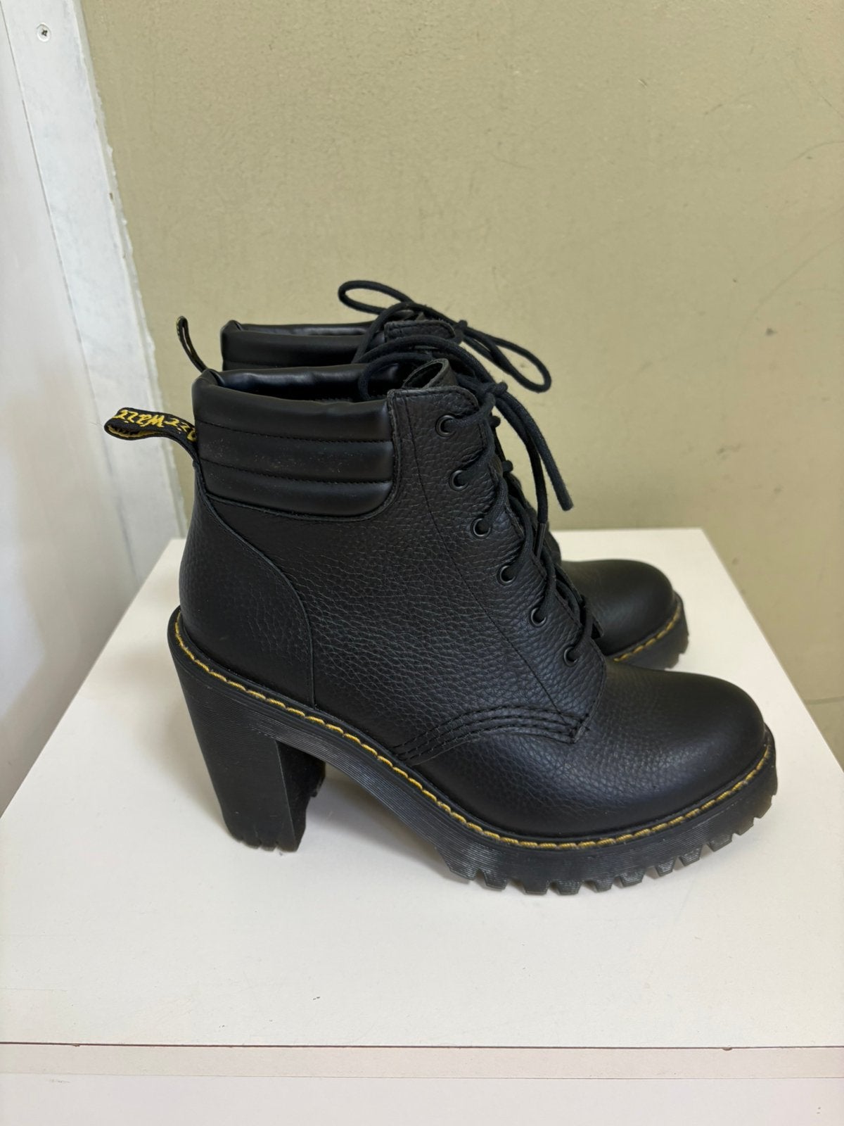 Dr Martens maat 40 nieuw, Zwart, Lage of Enkellaarzen, Nieuw, Ophalen of Verzenden