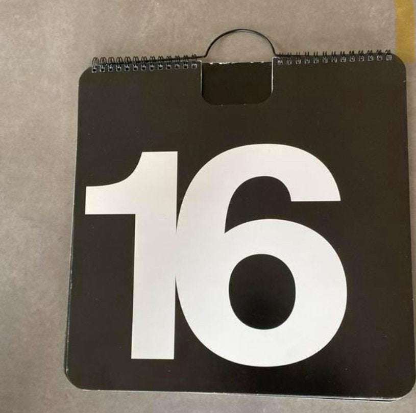 Design Kalender | 365 | Nava collection, Ophalen of Verzenden, Zo goed als nieuw