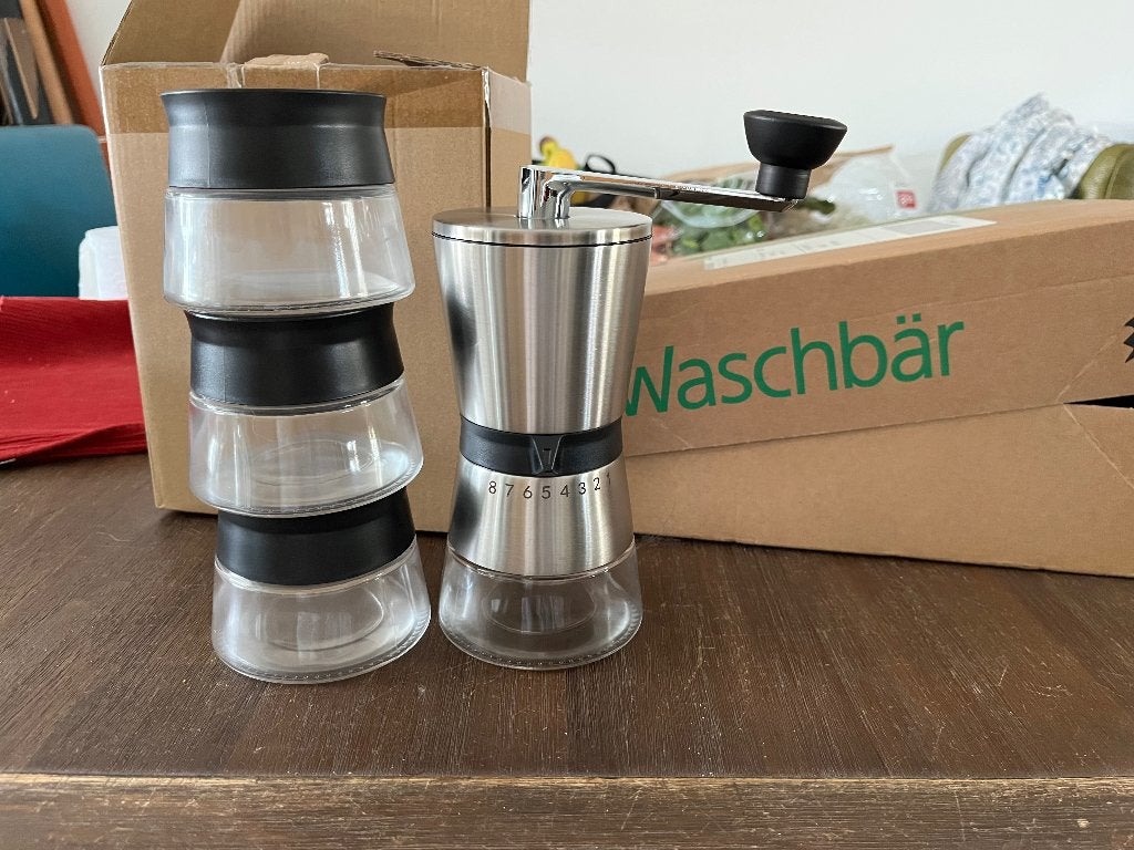 Handmatige RVS koffiemolen met extra bakjes, Overige modellen, Nieuw, 2 tot 4 kopjes, Koffiebonen
